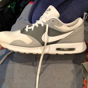 NIKE Air Max Tavas Sneakers MENS